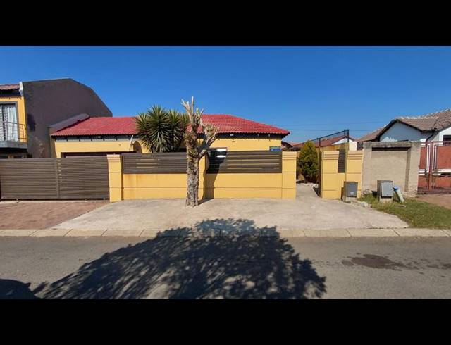 3 BEDROOM HOUSE FOR SALE IN ORMONDE